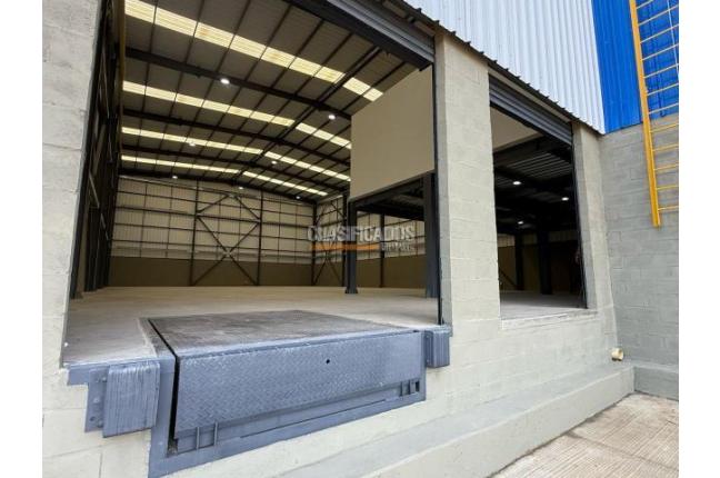 Locales y Bodegas, Alquiler, Yumbo - $18.000.000