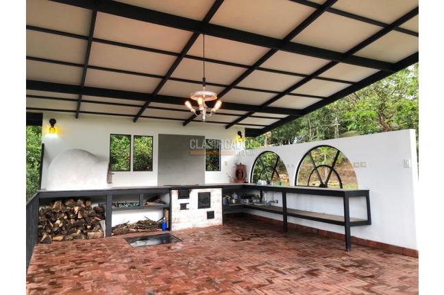 Fincas y Casas Campestres, Venta, Sasaima - $2.600.000.000