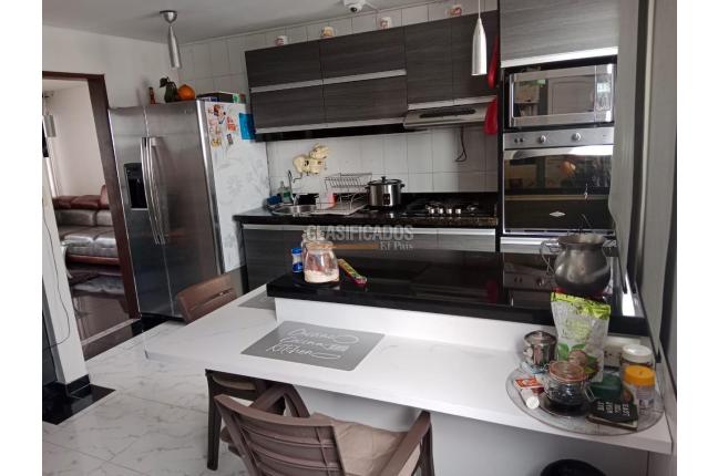 Apartamentos, Venta, Champagñat - $553.000.000