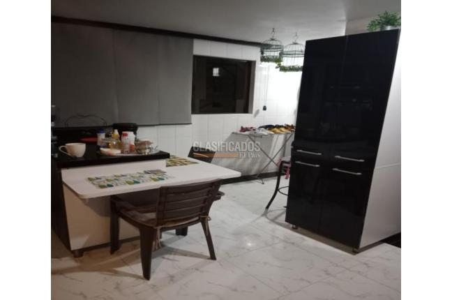 Apartamentos, Venta, Champagñat - $553.000.000