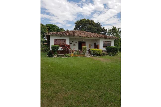 Fincas y Casas Campestres, Venta en Candelaria
