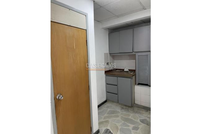 Locales y Bodegas, Alquiler, Capri - $10.000.000