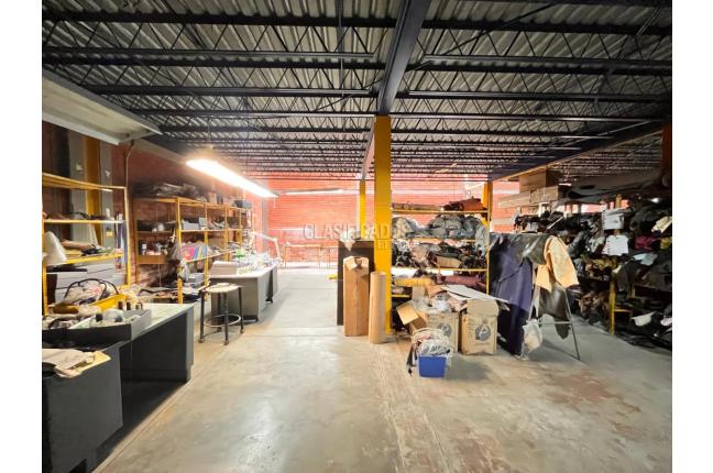 Locales y Bodegas, Venta, Alameda - $2.200.000.000