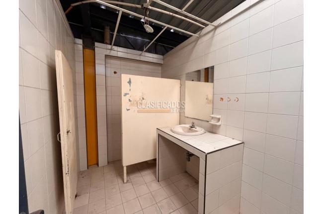 Locales y Bodegas, Venta, Alameda - $2.200.000.000