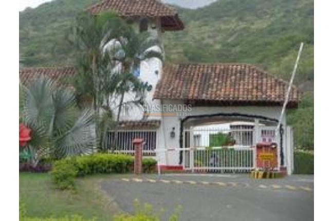 Fincas y Casas Campestres, Venta en Yumbo