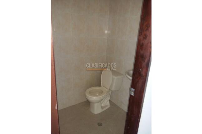 Oficinas y Consultorios, Alquiler, Centro Ccial. Unicentro - $5.000.000