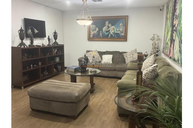 Apartamentos, Alquiler, Arboleda - $10.000.000