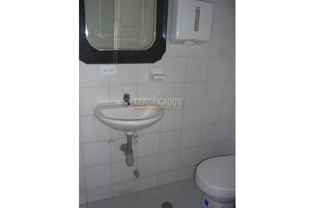 Oficinas y Consultorios, Alquiler, San Vicente - $2.800.000