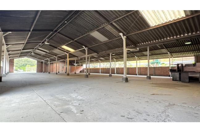 Locales y Bodegas, Alquiler en Acopi