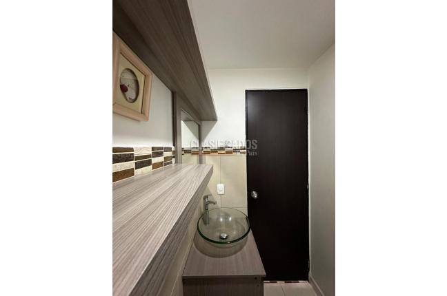 Apartamentos, Venta, Primero de Mayo - $300.000.000