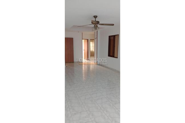 Casas, Alquiler en El Refugio