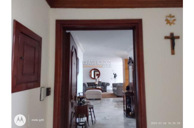 Apartamentos, Venta, Versalles - $1.200.000.000