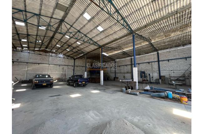 Locales y Bodegas, Venta, Candelaria - $2.500.000.000