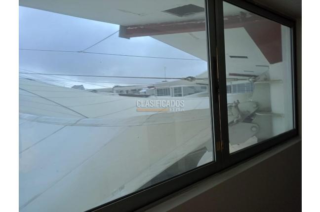 Locales y Bodegas, Alquiler, Centro Ccial. Unicentro - $8.000.000