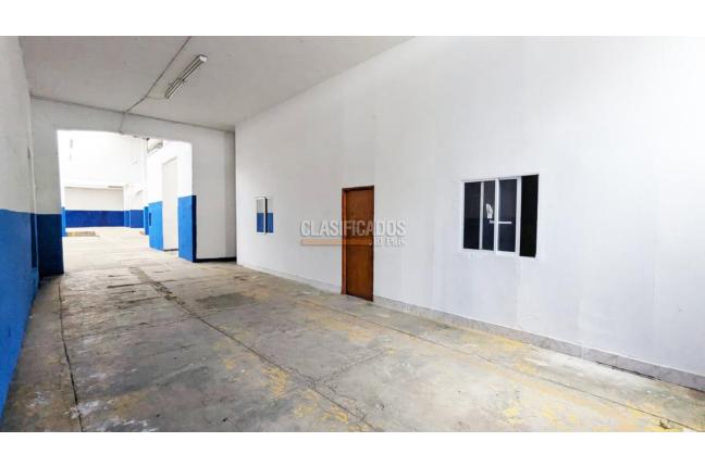 Locales y Bodegas, Alquiler, Santander - $9.300.000