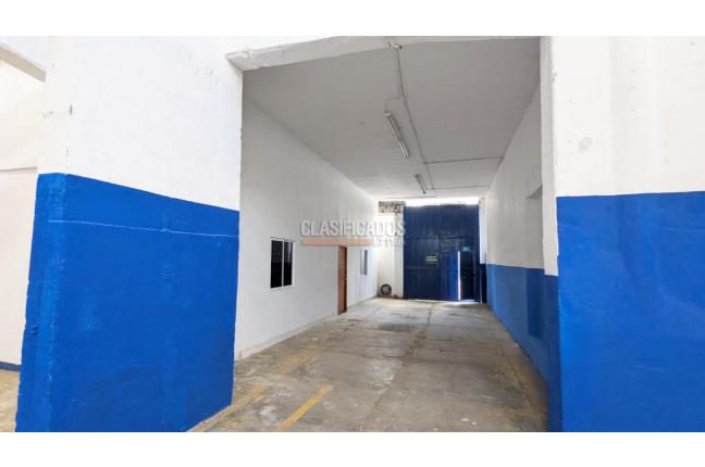 Locales y Bodegas, Alquiler, Santander - $9.300.000