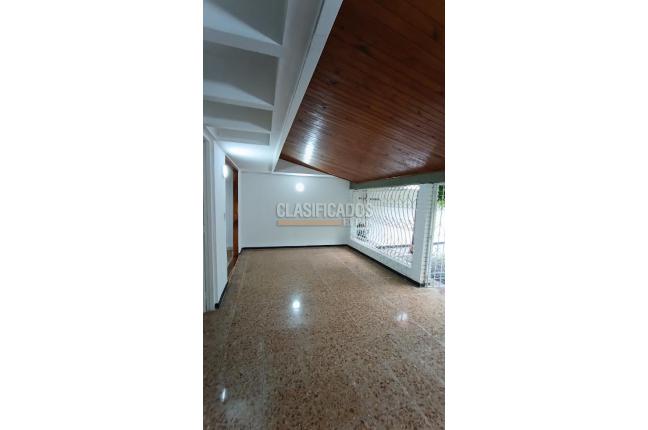 Oficinas y Consultorios, Alquiler, La Flora - $2.200.000