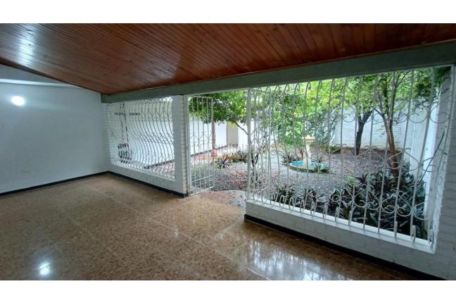 Oficinas y Consultorios, Alquiler, La Flora - $2.200.000