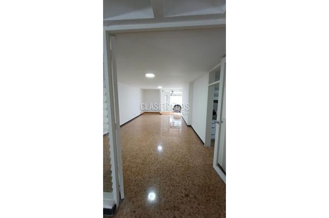 Oficinas y Consultorios, Alquiler, La Flora - $2.200.000