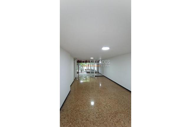 Oficinas y Consultorios, Alquiler en La Flora