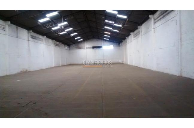 Locales y Bodegas, Venta, La Esmeralda - $4.700.000.000