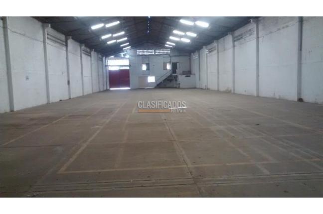 Locales y Bodegas, Venta, La Esmeralda - $4.700.000.000