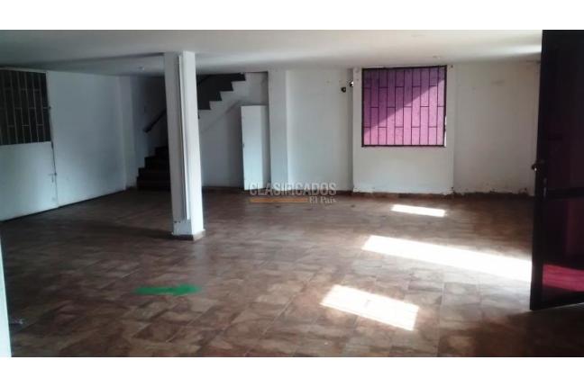 Locales y Bodegas, Venta, La Esmeralda - $4.700.000.000