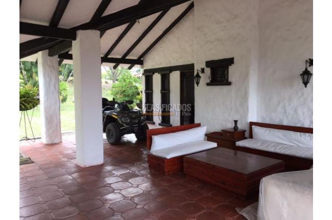 Fincas y Casas Campestres, Venta, El Cerrito - $2.050.000.000