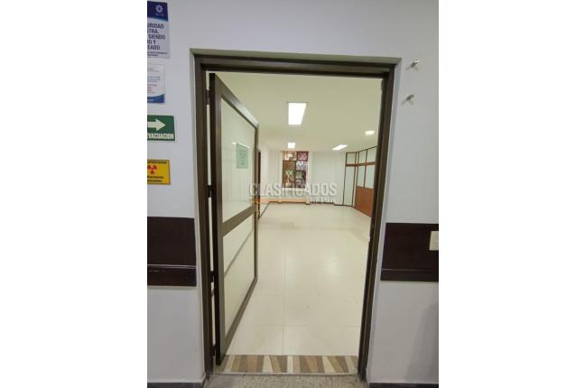 Oficinas y Consultorios, Alquiler, El Cedro - $2.000.000