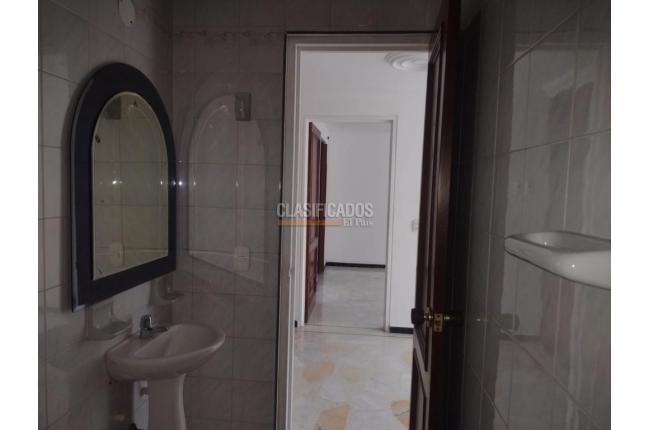 Oficinas y Consultorios, Alquiler, San Vicente - $2.100.000