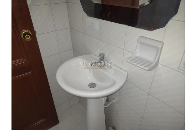 Oficinas y Consultorios, Alquiler, San Vicente - $2.100.000