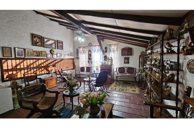 Casas, Venta en Ciudad Jardín