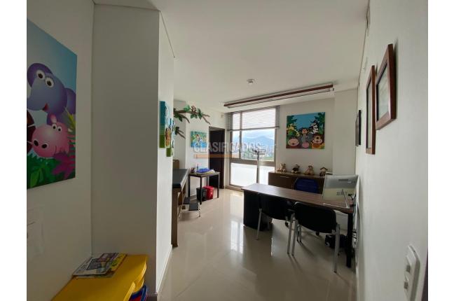 Oficinas y Consultorios, Venta en Clínica Farallones