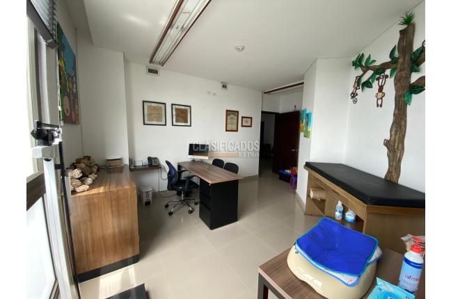 Oficinas y Consultorios, Venta en Clínica Farallones