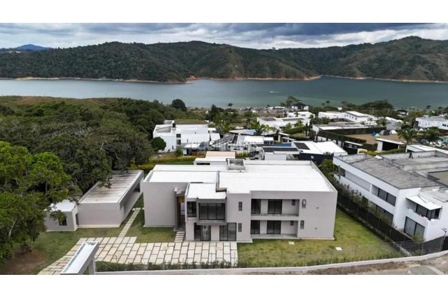 Fincas y Casas Campestres, Venta, Calima (Darién) - $2.400.000.000