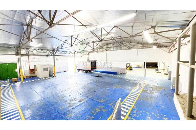 Locales y Bodegas, Alquiler en Industrial