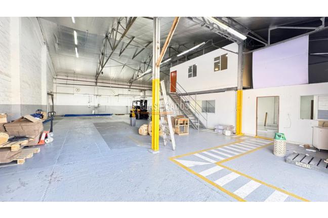 Locales y Bodegas, Alquiler, Industrial - $8.500.000