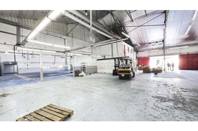 Locales y Bodegas, Alquiler en Industrial