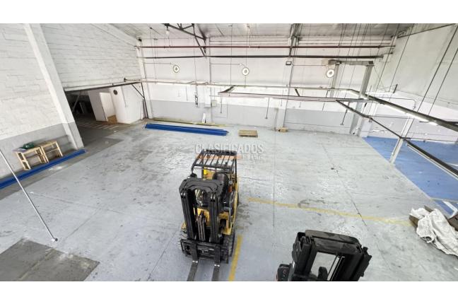 Locales y Bodegas, Alquiler, Industrial - $8.500.000