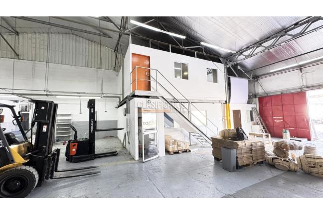 Locales y Bodegas, Alquiler, Industrial - $8.500.000