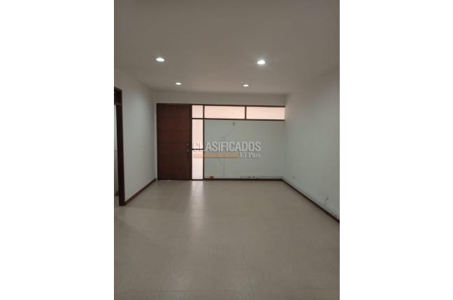 Oficinas y Consultorios, Alquiler en Centro Empresarial Chipichape