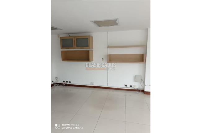 Oficinas y Consultorios, Alquiler en Centenario