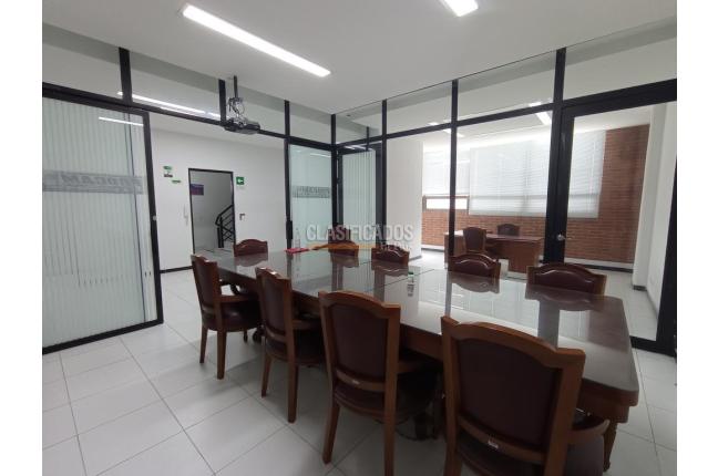 Locales y Bodegas, Venta, Bogotá - $2.400.000.000