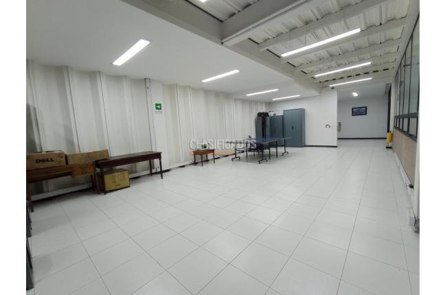 Locales y Bodegas, Venta, Bogotá - $2.400.000.000