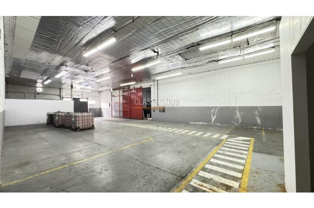 Locales y Bodegas, Alquiler en Industrial