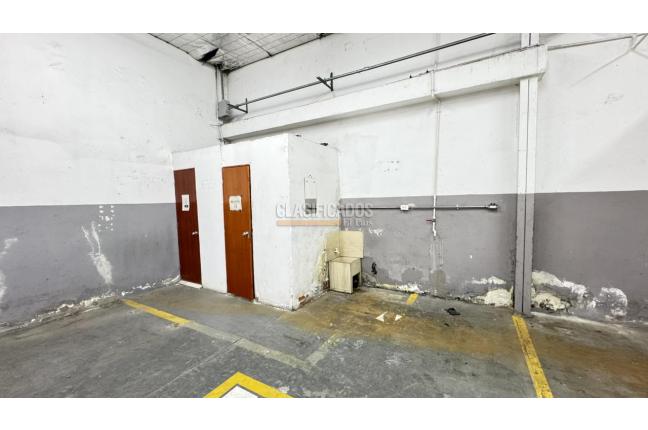 Locales y Bodegas, Alquiler, Industrial - $6.000.000