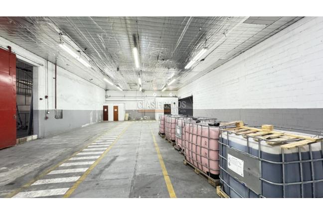 Locales y Bodegas, Alquiler, Industrial - $6.000.000