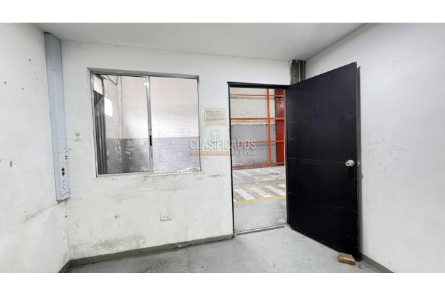 Locales y Bodegas, Alquiler, Industrial - $6.000.000