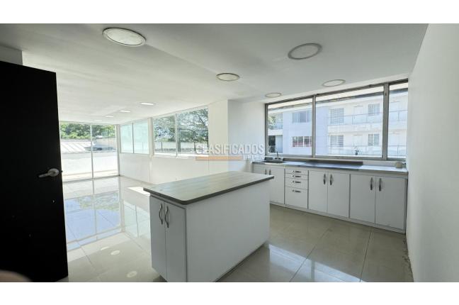 Oficinas y Consultorios, Alquiler, Ciudad Capri - $15.000.000