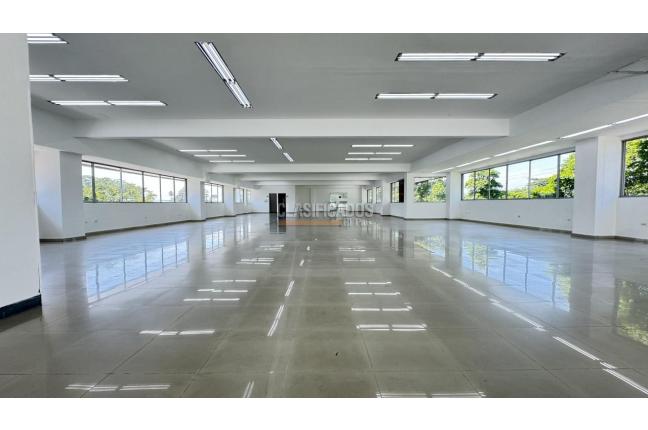 Oficinas y Consultorios, Alquiler, Ciudad Capri - $15.000.000